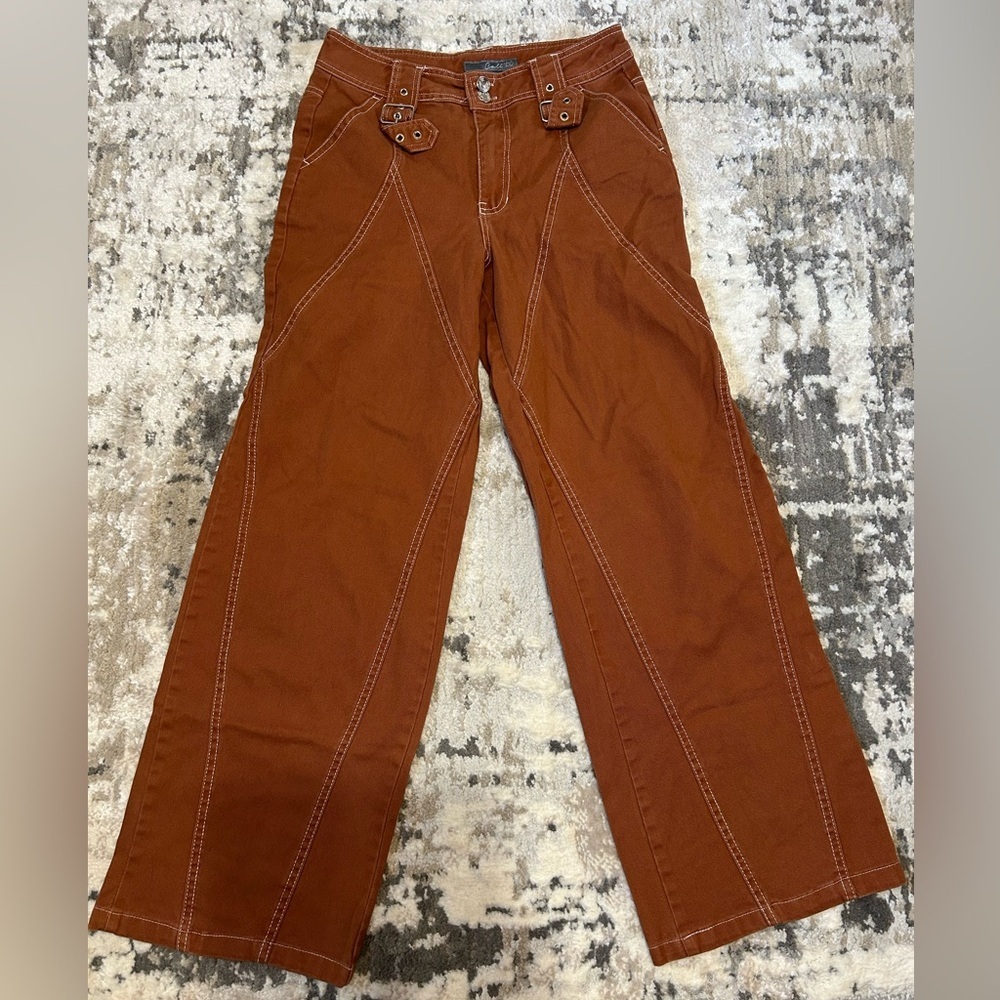 Wide Leg Frauen Jeans in Rust Brown